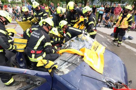 DAN ZAŠČITE IN REŠEVANJA 34 FOTO LJUBO VUKELIČ